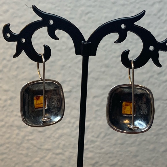 Silpada Vintage Sterling & Amber Scroll Engraved Locking Wire Earrings - Picture 8 of 14